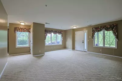 206 Edinburgh Lane, Springdale, OH 45246 - Photo 7
