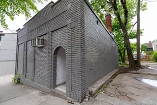 207 Warner St, Cincinnati, OH 45219 - Photo 1
