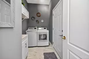5953 Castlewood Crossing, Miami Township, OH 45150 - Photo 27