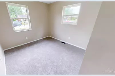 1884 Sevenhills Dr, Springfield Township, OH 45240 - Photo 11
