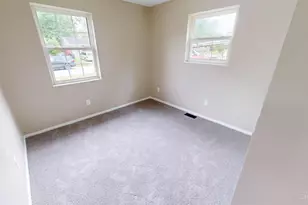 1884 Sevenhills Dr, Springfield Township, OH 45240 - Photo 11