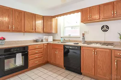 8613 Brent Drive, Springfield Township, OH 45231 - Photo 9