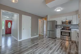 4899 Kyles Station Rd, Liberty Township, OH 45011 - Photo 15