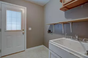 4899 Kyles Station Rd, Liberty Township, OH 45011 - Photo 21