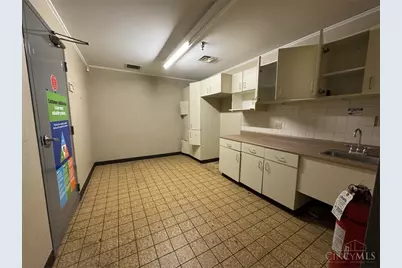 1135 W Kemper Road, Forest Park, OH 45240 - Photo 17