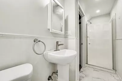 2200 W Clifton Avenue, Cincinnati, OH 45219 - Photo 9