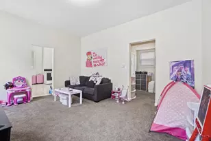 1027 Winfield Ave, Cincinnati, OH 45205 - Photo 11