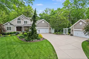 14 Hetherington Ct, Glendale, OH 45246 - Photo 1