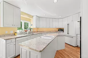 14 Hetherington Ct, Glendale, OH 45246 - Photo 7