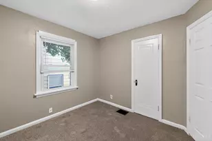 1866 Ashbrook Dr, Cincinnati, OH 45238 - Photo 9