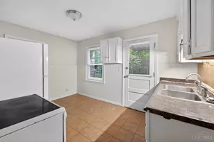 1866 Ashbrook Dr, Cincinnati, OH 45238 - Photo 13