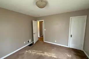 1866 Ashbrook Dr, Cincinnati, OH 45238 - Photo 3
