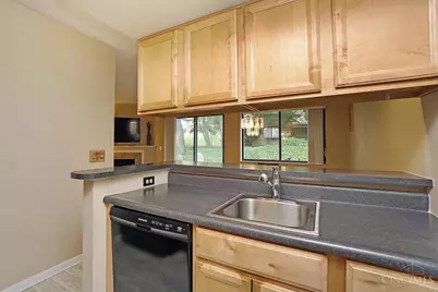 19 Evergreen Circle, Wyoming, OH 45215 - Photo 5