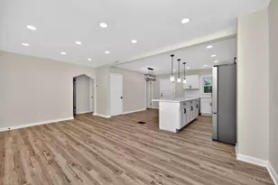 5590 Surrey Ave, Green Township, OH 45248 - Photo 5