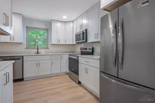 6481 Devonwood Dr, Cincinnati, OH 45224 - Photo 19
