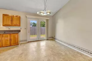 1210 Dixie Ct, Lincoln Heights, OH 45215 - Photo 13
