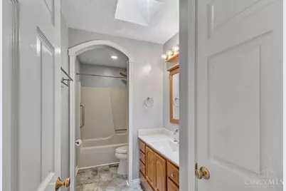 1210 Dixie Court, Cincinnati, OH 45215 - Photo 25