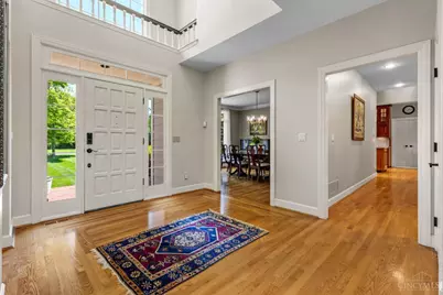 6155 Hunters Trail, Indian Hill, OH 45243 - Photo 9