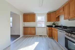 221 E Mechanic St, Reading, OH 45215 - Photo 13