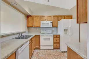 5570 Harbourwatch Way, Deerfield Township, OH 45040 - Photo 9