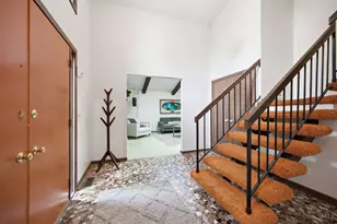 2056 Persimmon Ct, Springfield Township, OH 45231 - Photo 9