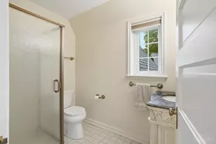 16 Far Hills Dr, Cincinnati, OH 45208 - Photo 25