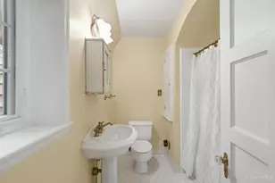 16 Far Hills Dr, Cincinnati, OH 45208 - Photo 29