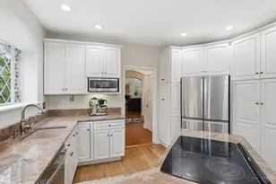 16 Far Hills Dr, Cincinnati, OH 45208 - Photo 7