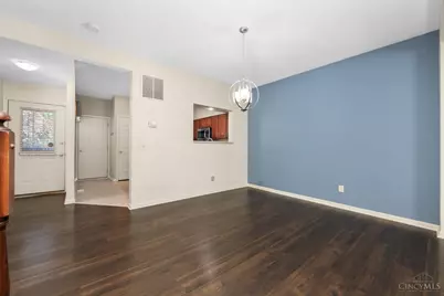 5927 Castlewood Crossing, Miami Township, OH 45150 - Photo 5