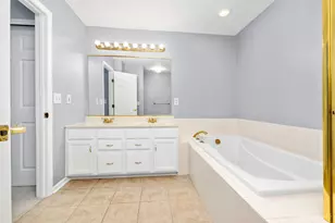 5927 Castlewood Crossing, Miami Township, OH 45150 - Photo 15