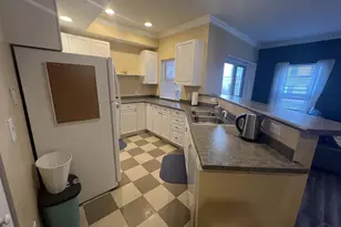 207 E University Ave, Cincinnati, OH 45219 - Photo 3