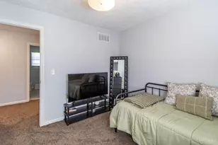8049 Plantation Dr, West Chester, OH 45069 - Photo 21