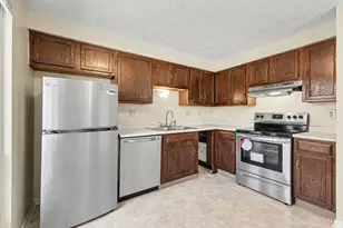 8081 Hetz Dr, Sycamore Township, OH 45242 - Photo 5