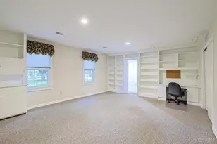8853 Hollyhock Dr, Cincinnati, OH 45231 - Photo 11