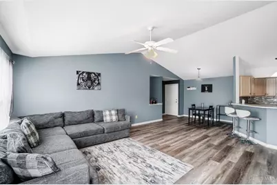 811 S Meadow Circle #305, Springfield Township, OH 45231 - Photo 9