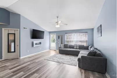 811 S Meadow Circle #305, Springfield Township, OH 45231 - Photo 7
