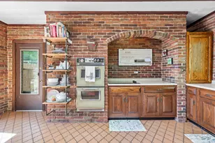 265 Bonham Rd, Springfield Township, OH 45215 - Photo 23