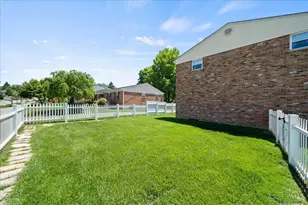 1996 Robinway Dr, Anderson Township, OH 45230 - Photo 33