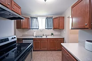27 Andover Rd, Green Hills, OH 45218 - Photo 7