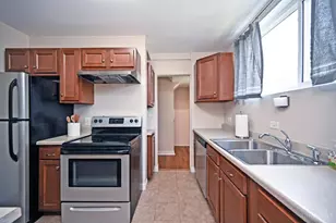 27 Andover Rd, Green Hills, OH 45218 - Photo 5