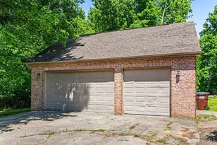 305 Eagle Knoll Dr, Washington Township, OH 45153 - Photo 3