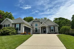 5642 Harvest Ridge Dr, Miami Township, OH 45150 - Photo 1