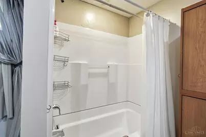 8084 Stillwell Road, Cincinnati, OH 45237 - Photo 17
