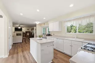 10210 Meadowknoll Dr, Loveland, OH 45140 - Photo 13