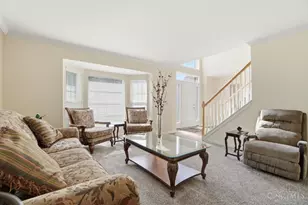 10210 Meadowknoll Dr, Loveland, OH 45140 - Photo 9