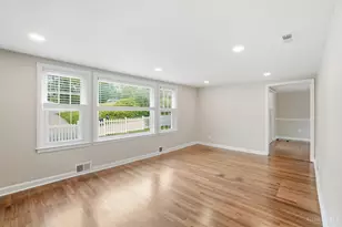 9808 Daly Rd, Springfield Township, OH 45231 - Photo 5