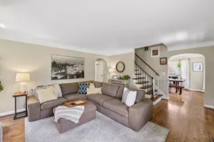 3859 Drakewood Dr, Cincinnati, OH 45209 - Photo 7