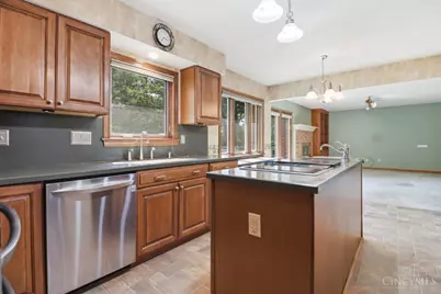 5905 Sovereign Drive, Sharonville, OH 45241 - Photo 5