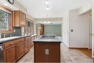 5905 Sovereign Drive, Sharonville, OH 45241 - Photo 9