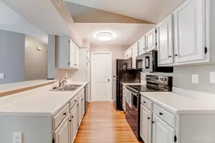 9821 Regatta Dr, Cincinnati, OH 45252 - Photo 7